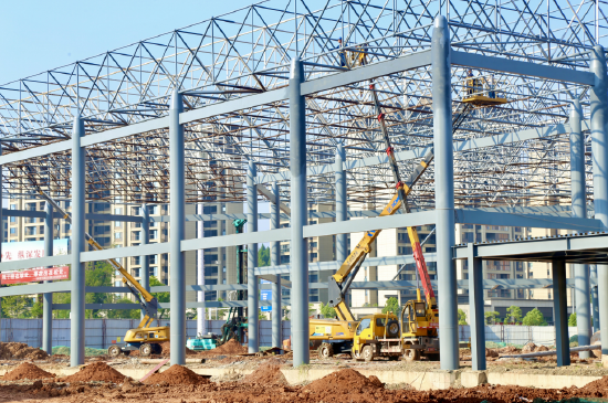 遂寧高新區(qū)西部鐵路物流園 錯(cuò)時(shí)施工戰(zhàn)高溫，安全進(jìn)度雙保障